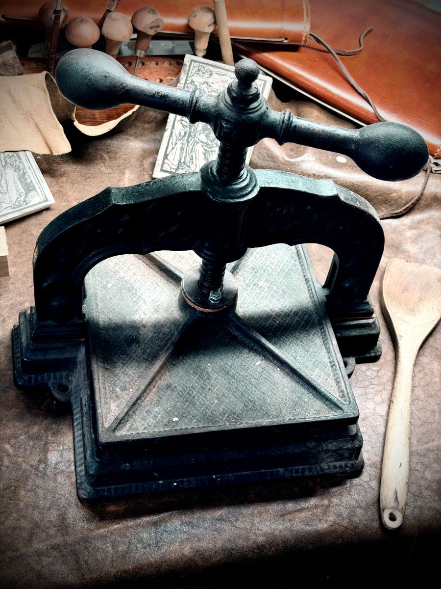 la presse de notaire de l'atelier
